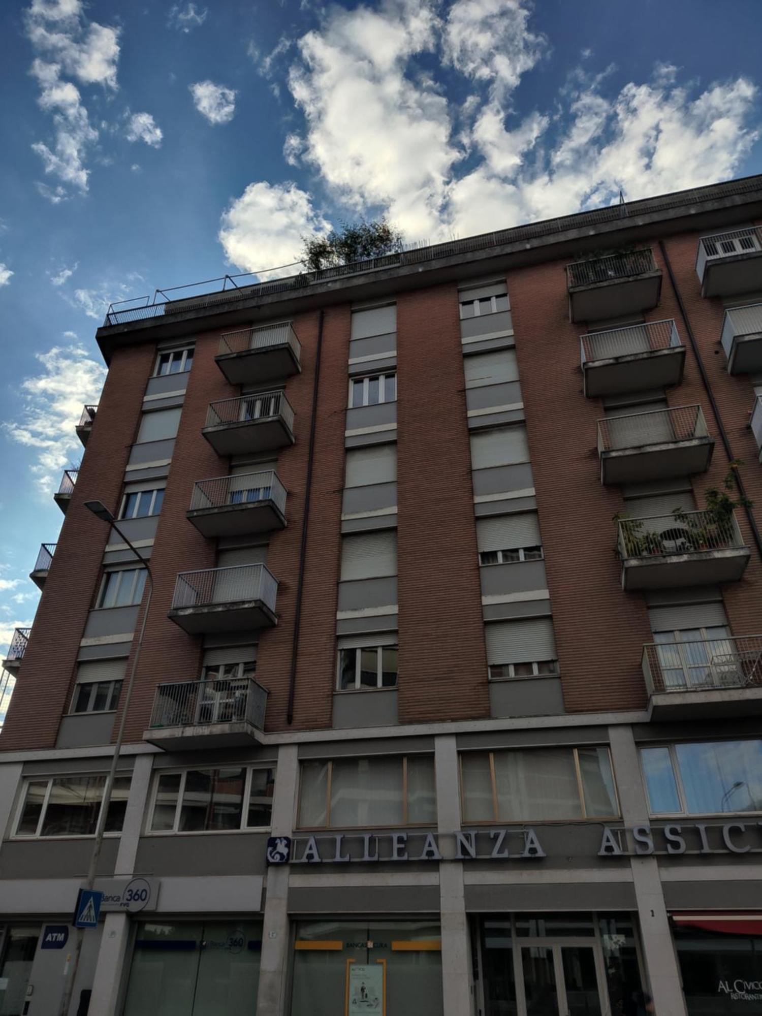 Trilocale Elegante A Centro *